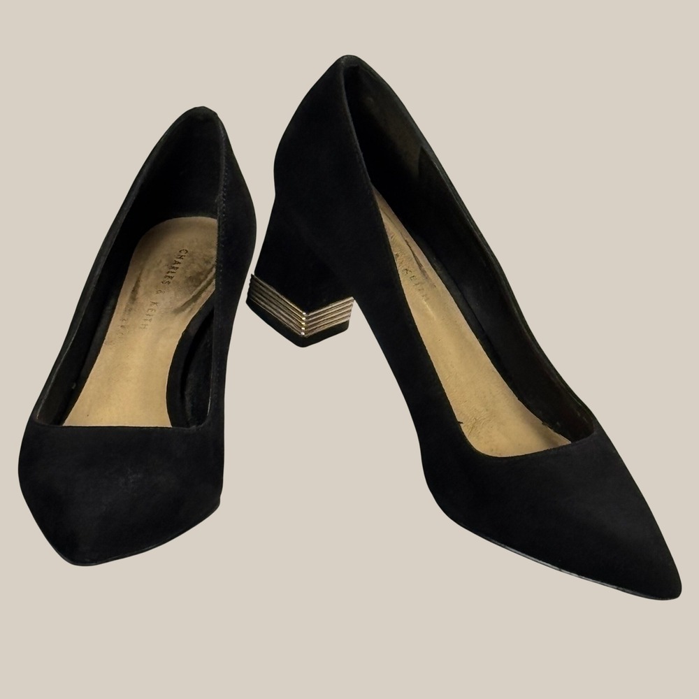 Charles & Keith Black Faux Suede Pointed Toe Block Heel Pumps EU 35 US 5